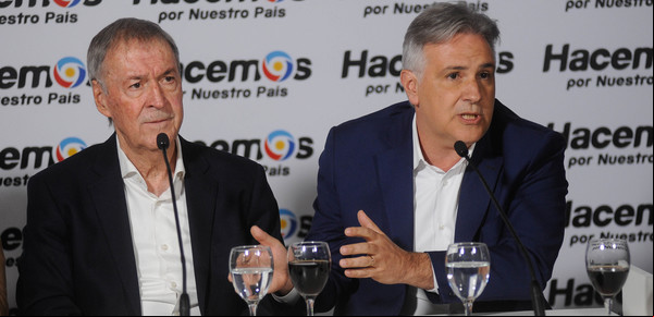 Mientras Massa busca votos en Córdoba, Llaryora se alinea con Schiaretti y cuestiona al Gobierno por el intento de juicio político a la Corte 
