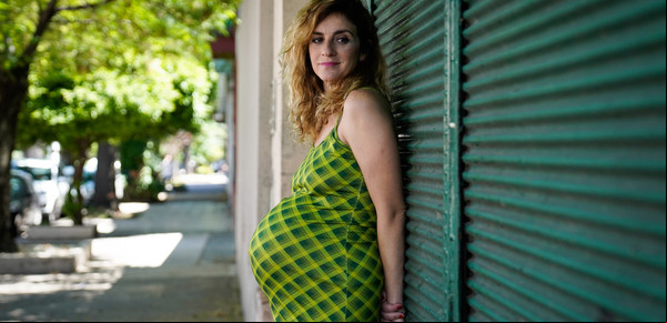 Julieta Zylberberg, con una panza de 8 meses, estrena filme sobre una mujer que no puede tener hijos