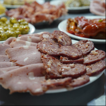 Restaurantes y bares donde comer las mejores picadas con fiambres y quesos de gran calidad