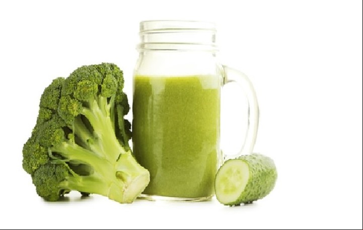 Un batido de brócoli puede sumar frutas y verduras.