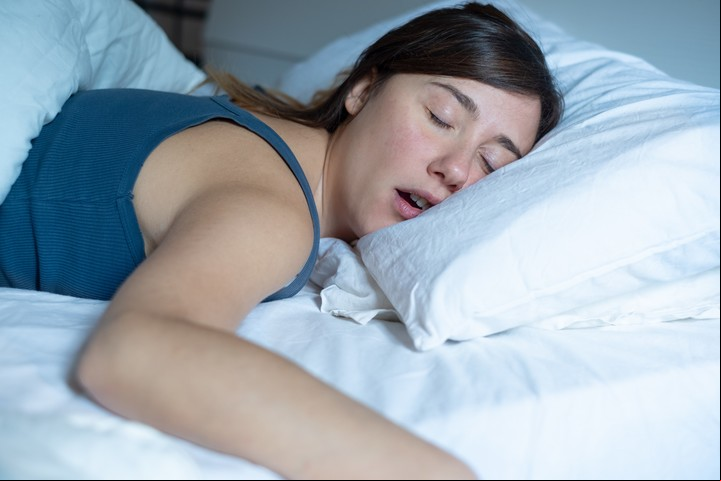 El cansancio extremo puede ser una de las causas de los roncadores ocasionales. Foto Shutterstock.