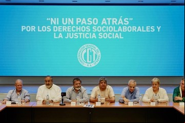 Fuerte advertencia de la CGT a Javier Milei: "Si avanzan sobre los derechos, vamos a tomar medidas"