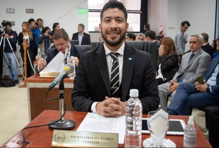 Escándalo en Río Gallegos: agreden al concejal peronista Wilson Flores porque no le aprobó al intendente kirchnerista crear más cargos.