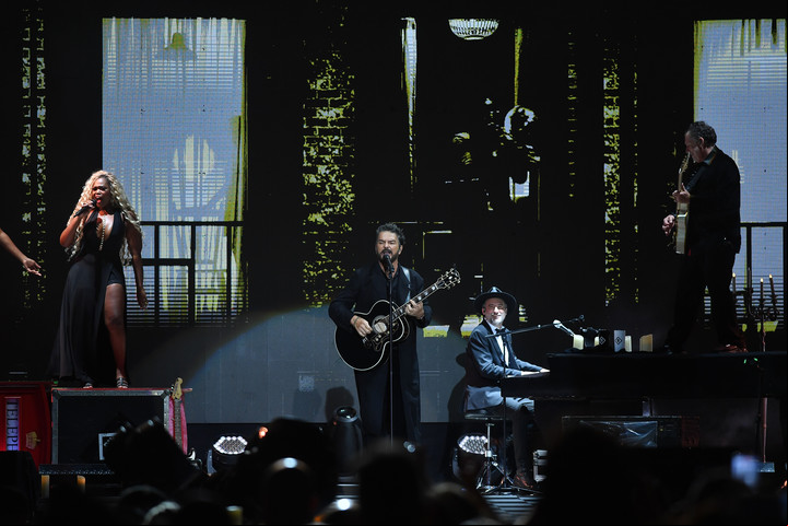 Ricardo Arjona juega de local en la Argentina. El año pasado hizo ocho Movistar Arena. Y ahora va por dos Vélez de 40.000 personas cada uno. Foto: Télam