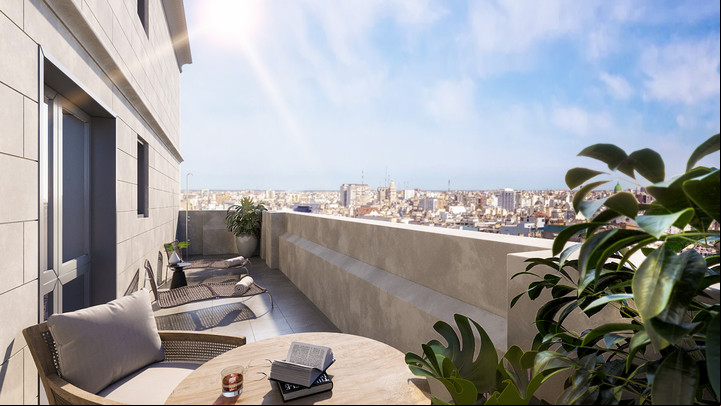Ducha, mesitas y sillones en los balcones de la torre. Imagen gentileza Hotel Casa Lucía
