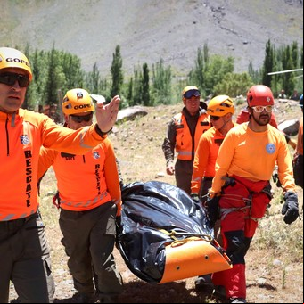 Rescataron los cuerpos de los andinistas argentinos que murieron en la Cordillera