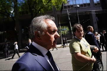 Polémica por los sueldos: Daniel Scioli renunció a su jubilación de privilegio para cobrar como embajador y ahora volvió a pedir esa pensión