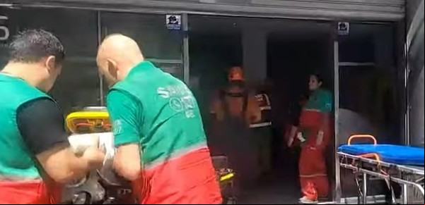 Un ascensor se desplomó desde un quinto piso en un anexo del Ministerio de Salud: hay cinco heridos