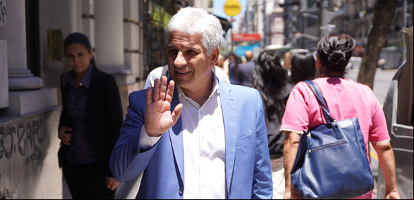 San Luis anunció que pagará el sueldo de los estatales en dos cuotas y declaró el estado de emergencia pública