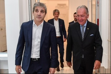 La UIA le recordó a Caputo que se perdieron 30.000 empleos y el ministro les prometió que les nivelarán la cancha