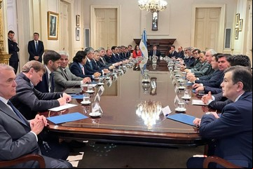 Quién es el único gobernador que no salió a apoyar a Ignacio Torres de Chubut en su reclamos de fondos de coparticipación a Javier Milei