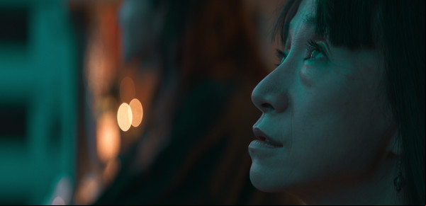 Quién es la mujer que dice ser extraterrestre en Encuentros, la serie documental de Netflix que produce Steven Spielberg