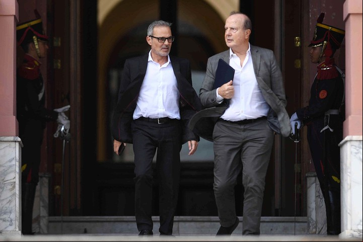 Guillermo Ferraro junto a Mario Russo, quien estaba a cargo de Salud y también terminó dejando el Gabinete.