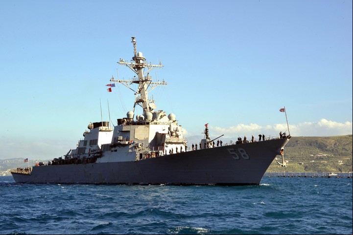 El destructor USS Laboon, en la mira de los hutíes. Foto: AFP