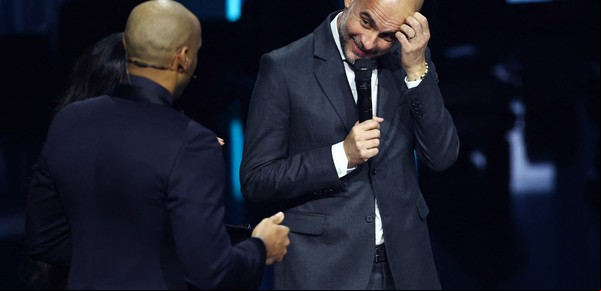 "Qué equipo jugaba mejor, el Barsa 2010 o el City 2023": la elocuente reacción de Guardiola ante la incómoda pregunta de Henry en los The Best
