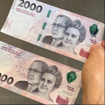 Billetes de $2000: ¿son falsos si no tienen la banda verde?