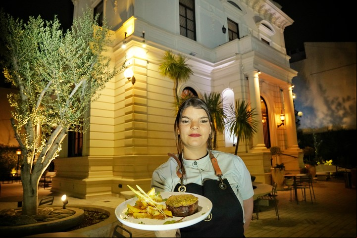 El palacete dondo funciona La Villa Restaurante. Foto: Martín Bonetto.