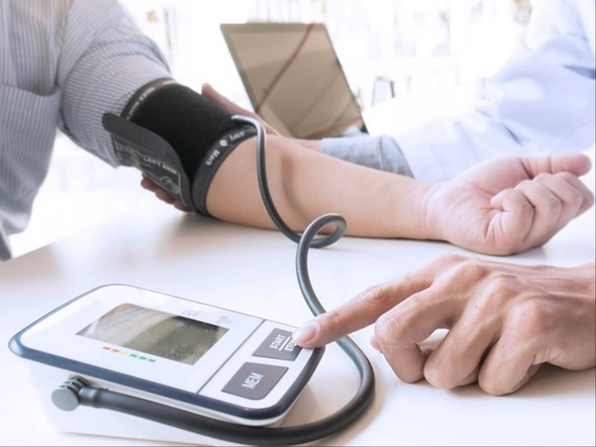 Cuánto potasio debe consumir una persona con hipertensión