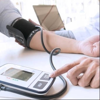 Cuánto potasio debe consumir una persona con hipertensión