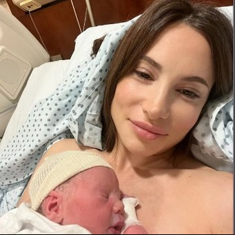 Magui Bravi mostró las primeras imágenes de su bebé y contó detalles del nacimiento: "Fue de emergencia"