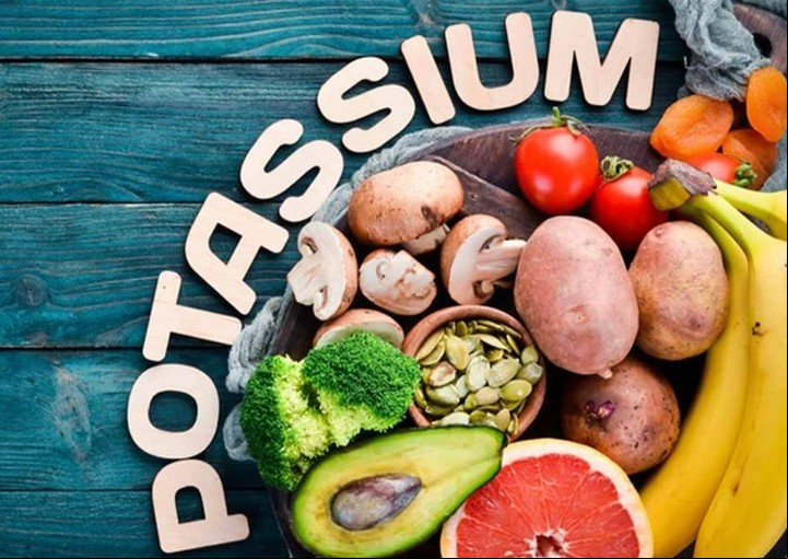 Alimentos ricos en potasio que ayudan a la salud.