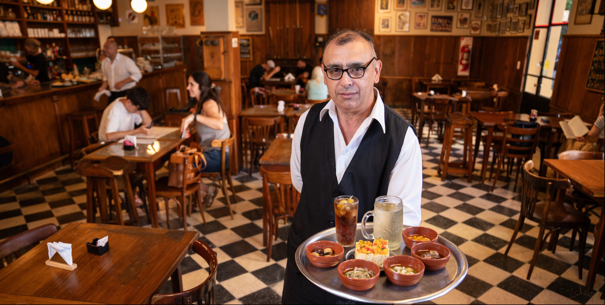 Reabrió en Villa Devoto un café casi centenario visitado hasta por Francis Ford Coppola