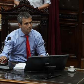 Más retoques en la Ley Ómnibus: las empresas a privatizar serán 9 menos y Milei tendrá las facultades recortadas