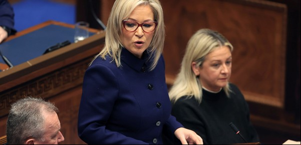 Lo impensable llegó a Irlanda: asumió una primera ministra ligada a la guerrilla del IRA