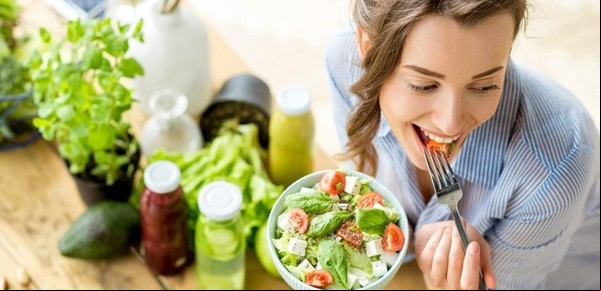 ¿Qué relación hay entre no consumir harina y la energía de una persona?