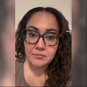 Recuperó la billetera que su mamá había perdido hace 40 años: "Una cápsula del tiempo"