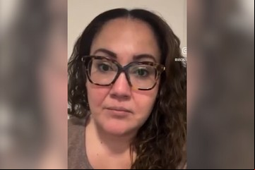 Recuperó la billetera que su mamá había perdido hace 40 años: "Una cápsula del tiempo"