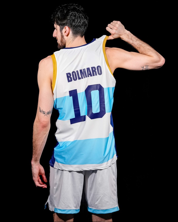 La Confederación Argentina de Básquet presentó la nueva indumentaria junto a Kelme.