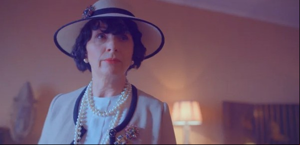 Juliette Binoche, entre Coco Chanel, la cocina sa y por qué todos deberían hacer películas con sus ex 