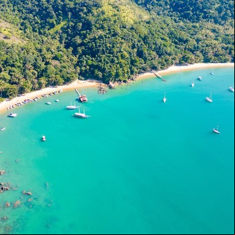 Lo mejor de la Ruta Verde Azul en Brasil: playas, islas y calles coloniales