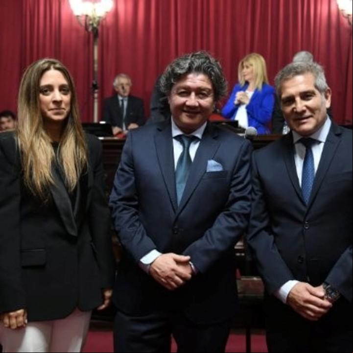 Los senadores bonaerenes Silvana Ventura, Carlos Kikuchi y Sergio Vargas, ex LLA tienen el bloque Unión Renovación y Fe.