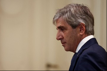 Tras el fallo a favor de Chubut, Luis Caputo elogió al tucumano Jaldo, el único gobernador que no se solidarizó con Torres