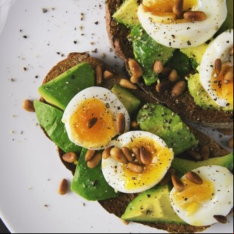 Qué pasa en el cuerpo al comer huevo todos los días 