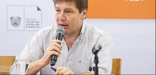 Eliminación de impuestos a celulares: el gobernador de Tierra del Fuego criticó el anuncio y dijo que es un pedido del FMI a Milei