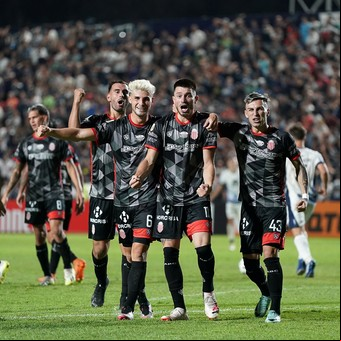 Barracas Central le ganó a Independiente Rivadavia, se volvió de Mendoza puntero y se acerca a los playoffs