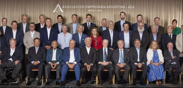 Para los principales empresarios, el pacto que propone Milei es "un paso muy positivo"