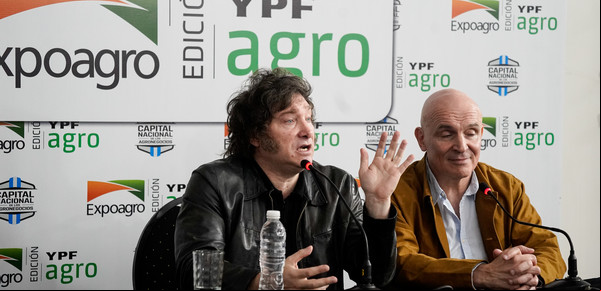 Un Milei auténtico en Expoagro: con corte de luz y una carpa helada