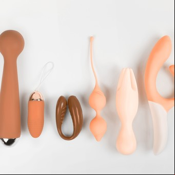 Evolución y revolución de los juguetes sexuales: del porno y el falocentrismo, al clítoris y la tecnología