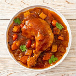 Pollo en salsa de tomate