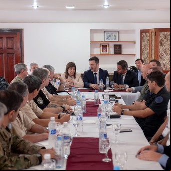 Rosario: el Ejército manda camionetas, equipos de comunicación, drones y cuatro helicópteros