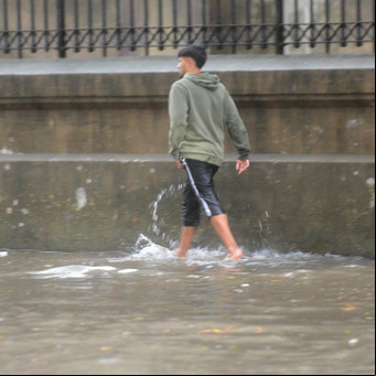 La tormenta golpea con fuerza en la Ciudad y el Gran Buenos Aires: un muerto, calles anegadas y más de 90 vuelos cancelados