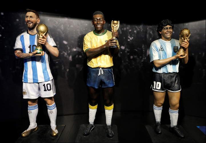 En el museo de la Conmebol, estatuas de Messi, Pelé y Maradona. Foto: Reuters.