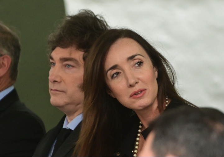 Javier Milei y Victoria Villarruel, en el acto por el atentado a la Embajada de Israel. La fórmula presidencial tuvo roces por los sueldos. Foto Marcelo Carroll