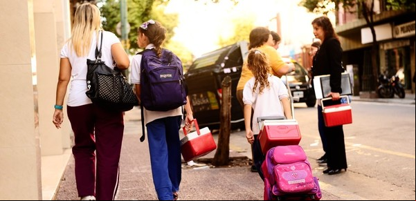 Autorizan aumentos en colegios de Provincia y CABA para junio y julio: cómo quedan las cuotas