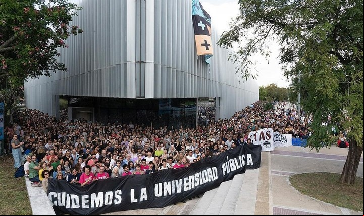 Protesta en la Facultad de Ciencias Naturales y Exactas de la UBA.