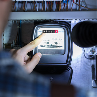 Cómo ahorrar electricidad: los 3 aparatos que más gastan y 20 tips para bajar su impacto